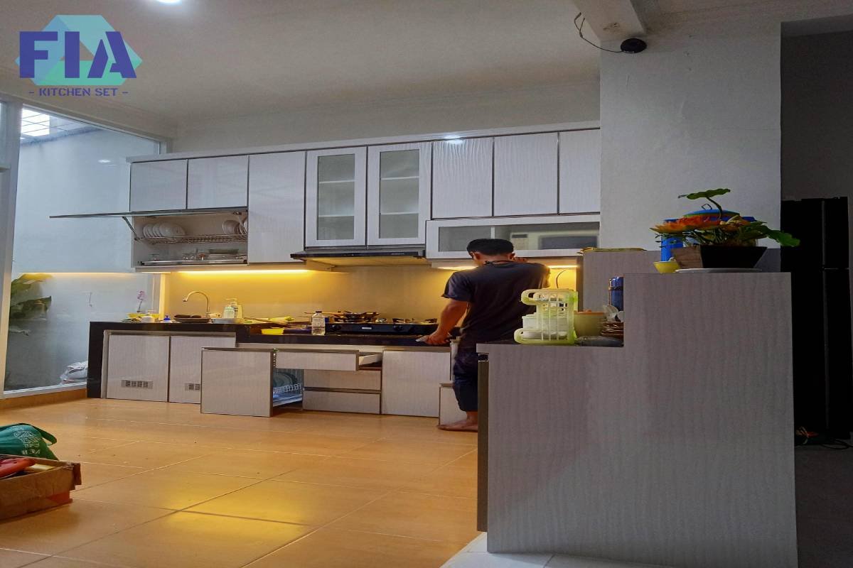 Jasa Kitchen Set Terbaik: Desain Custom untuk Dapur Idaman Anda
